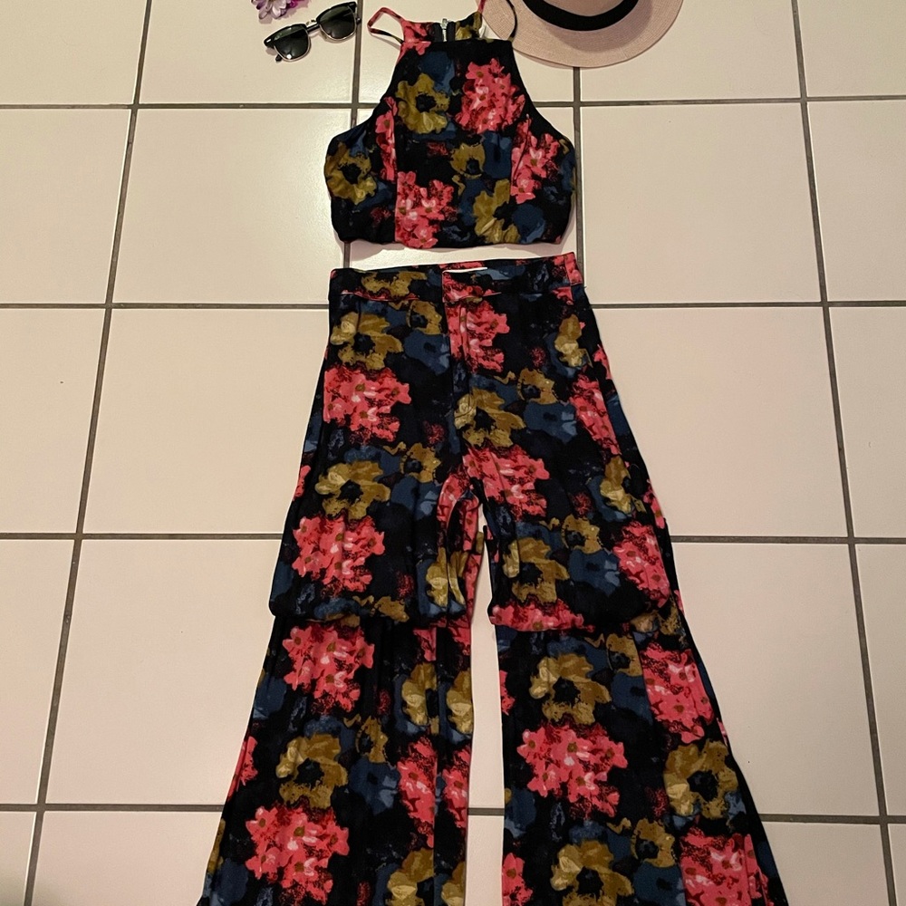 Abercrombie & Fitch. Palazzo pants set.